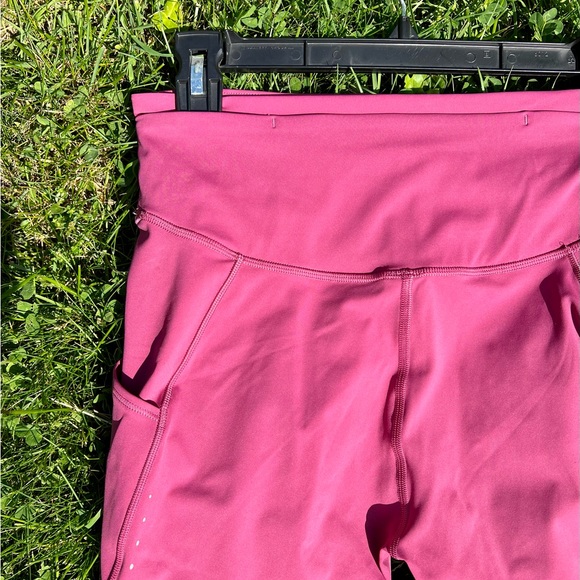 NWT Lululemon fast & Free Tight Leggings pink mulberry pink 7/8 8 reflective - Picture 11 of 15